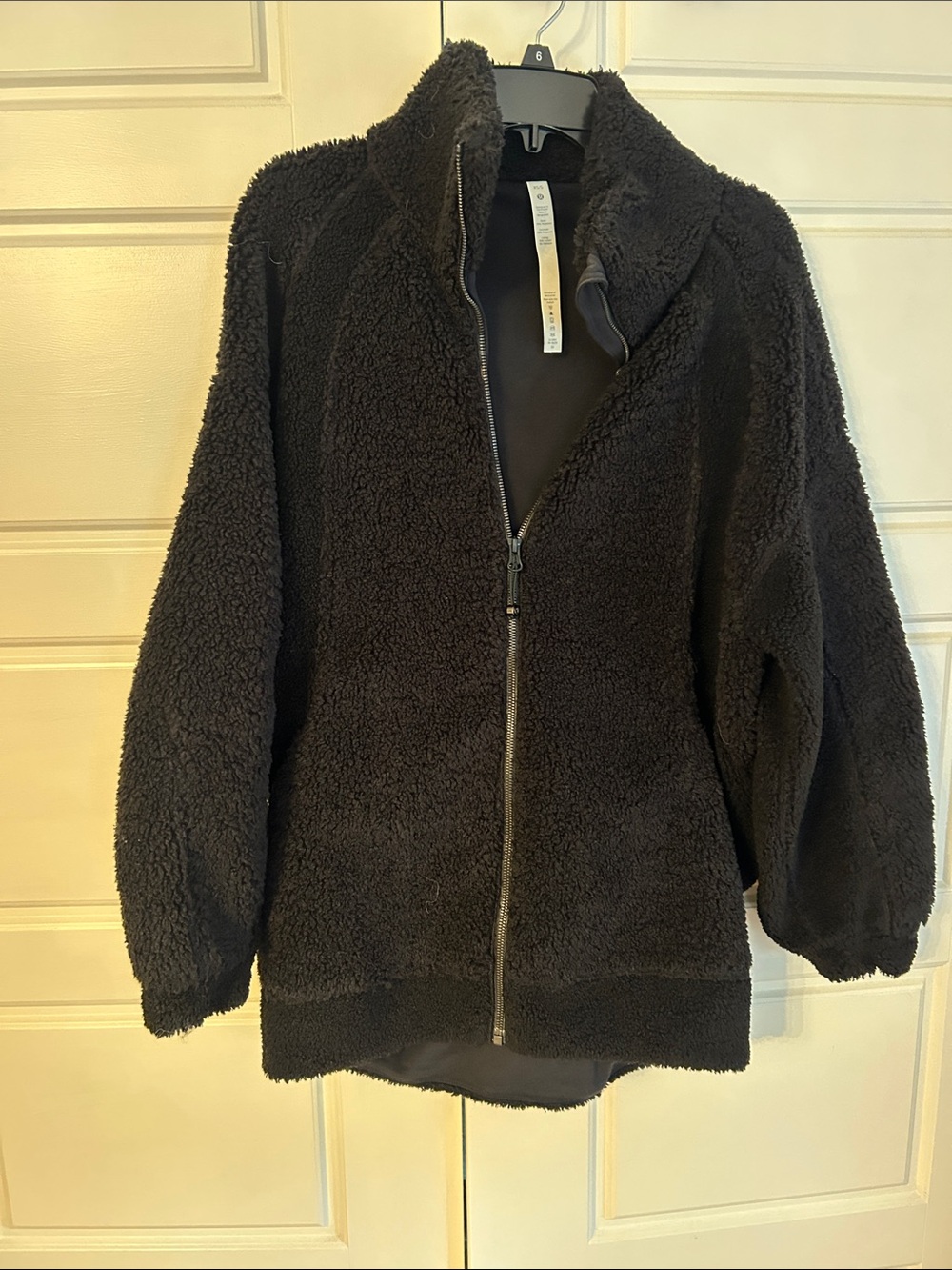 Lululemon  
Women's Plush Full-Zip Teddy Jacket - Black